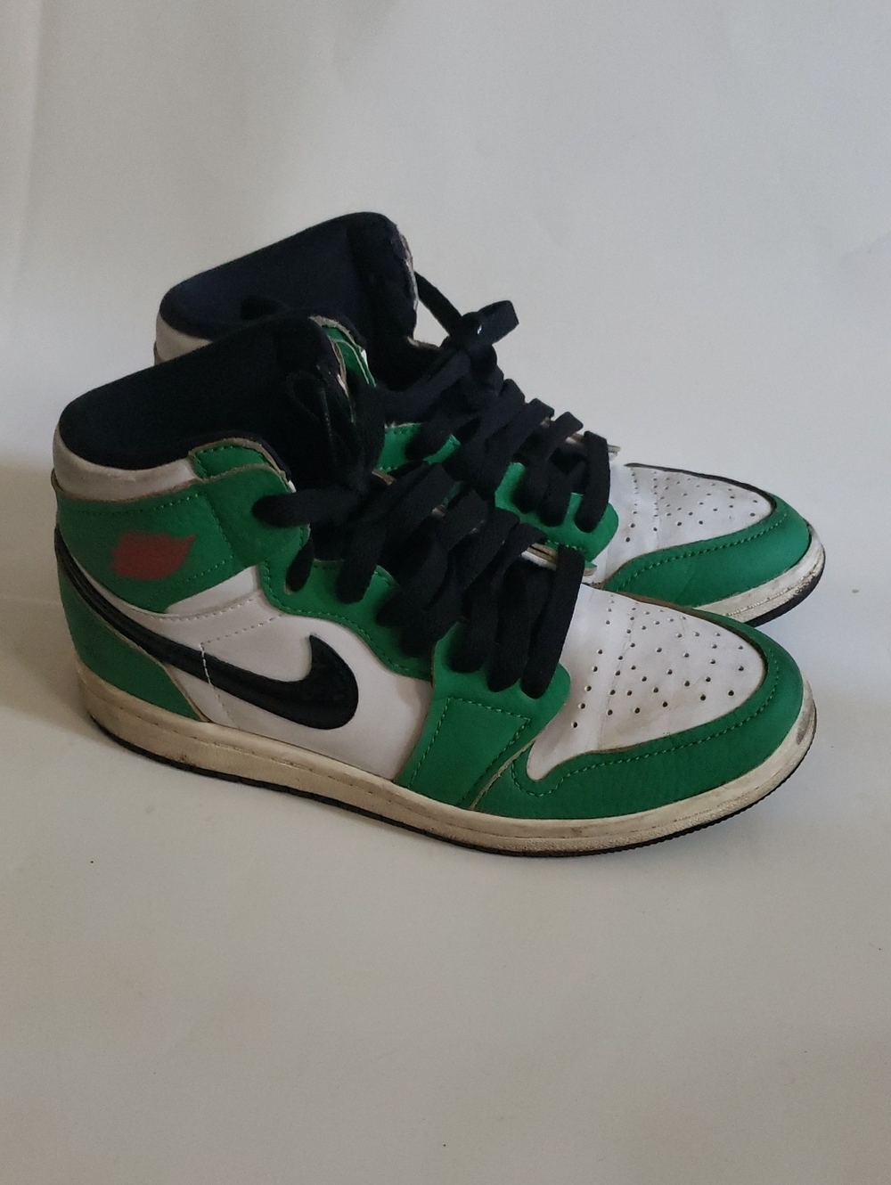 Air Jordan 1 Mid SE “Lucky Green” Youth 2Y | CU0489-001